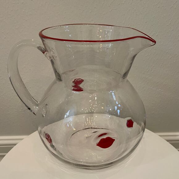 Hearts & Kisses Valentine RED LIPS Glass Pitcher 10in Viral Tik Tok New - Picture 1 of 16